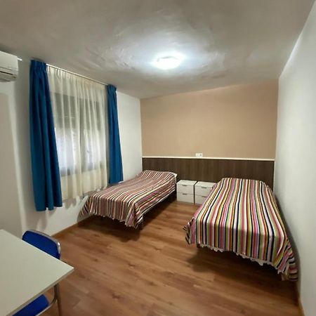 Hostal Urpi-Oklahoma Reus Ngoại thất bức ảnh
