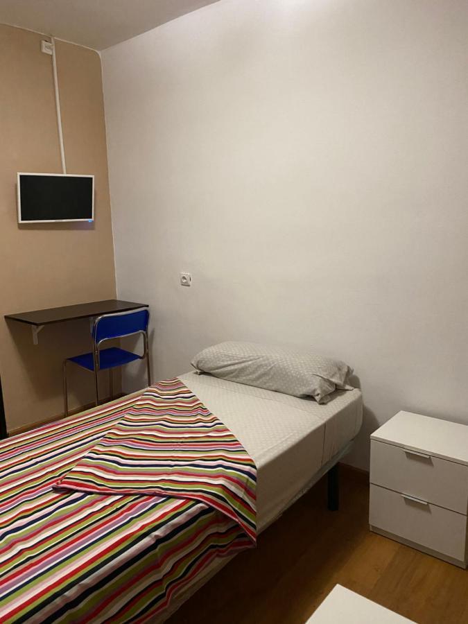 Hostal Urpi-Oklahoma Reus Ngoại thất bức ảnh